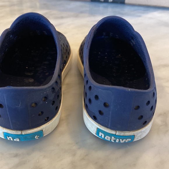 Toddler Native shoes size 7 - Picture 4 of 6